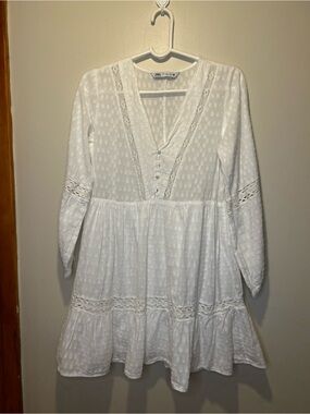 Zara White Eyelet Lace V-Neck Babydoll Dress size S